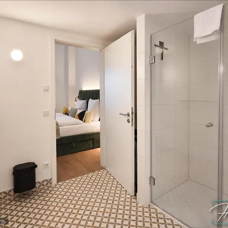 Homely - Urban Apartment *