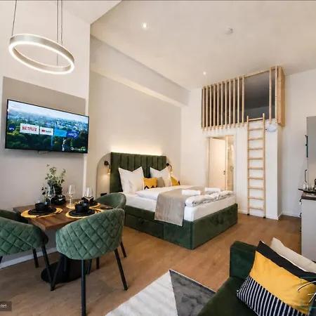 Homely - Urban Apartment *